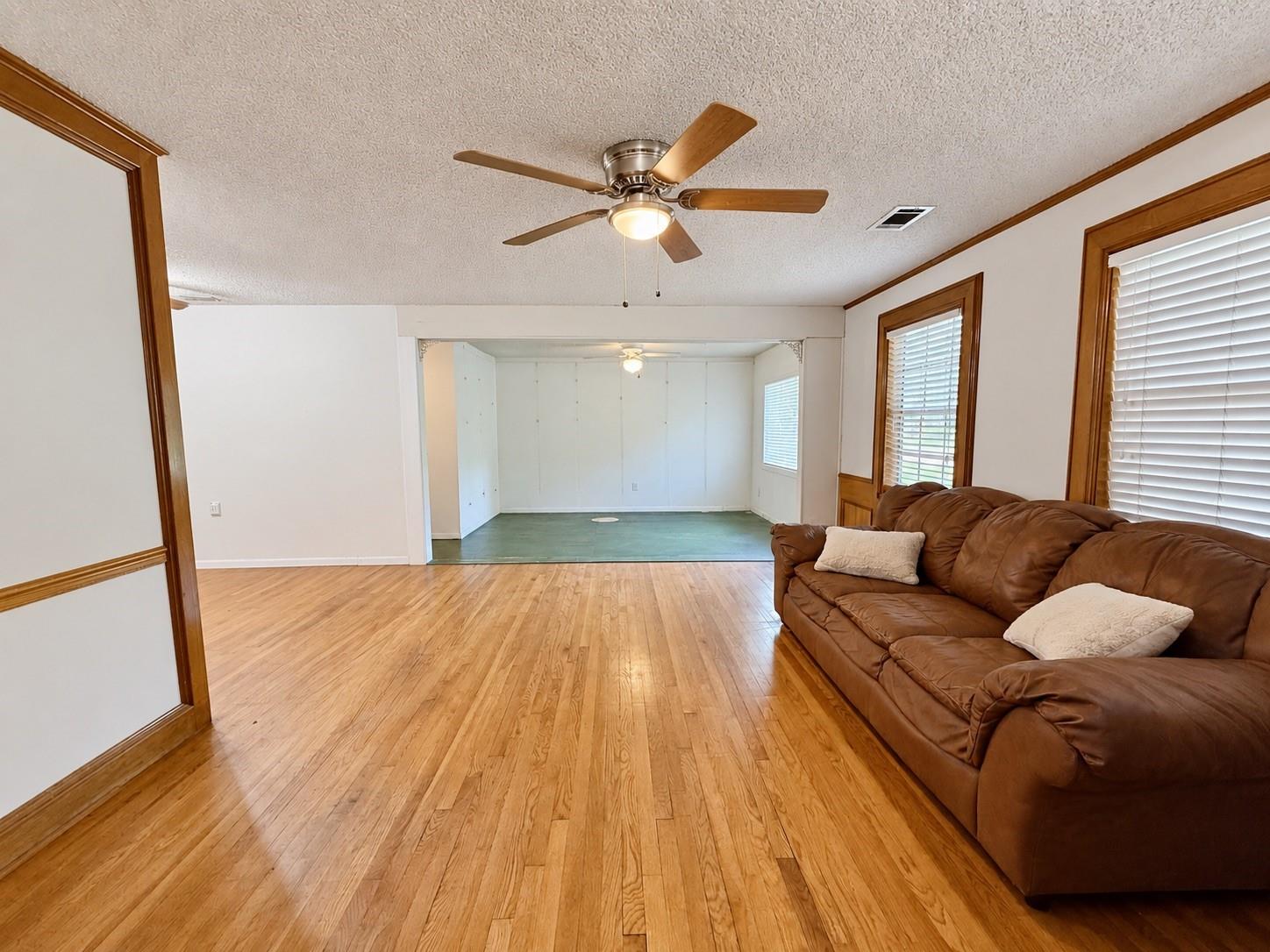 409 Oak Drive