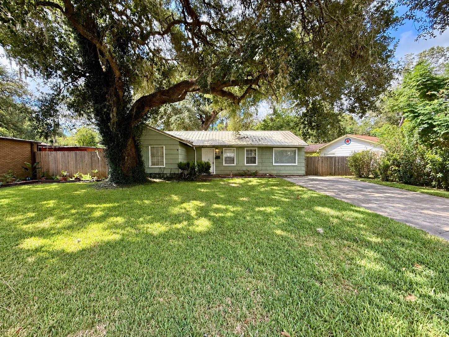 409 Oak Drive