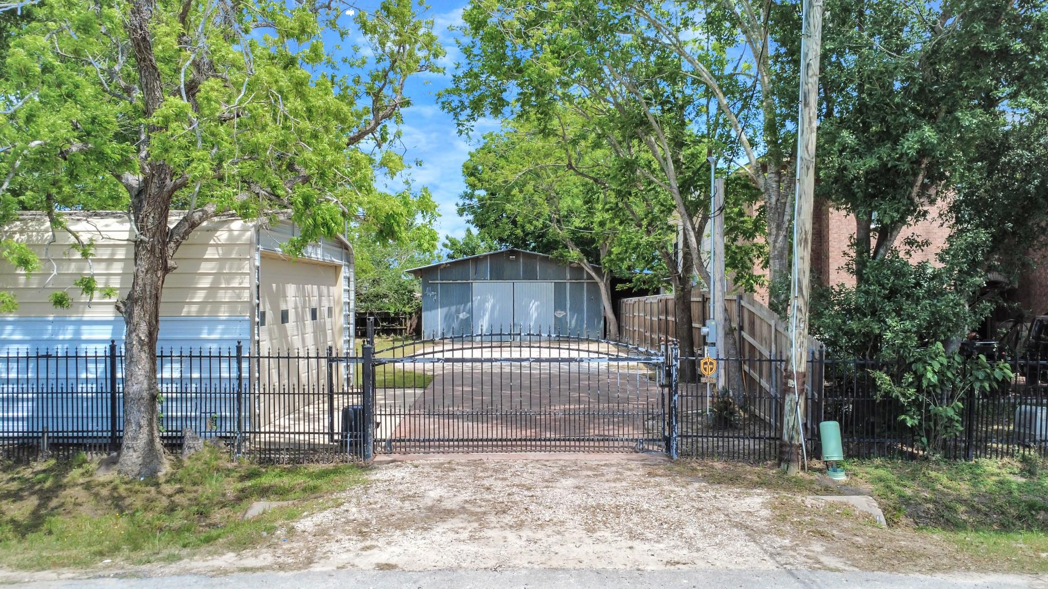 704 Cleo Street