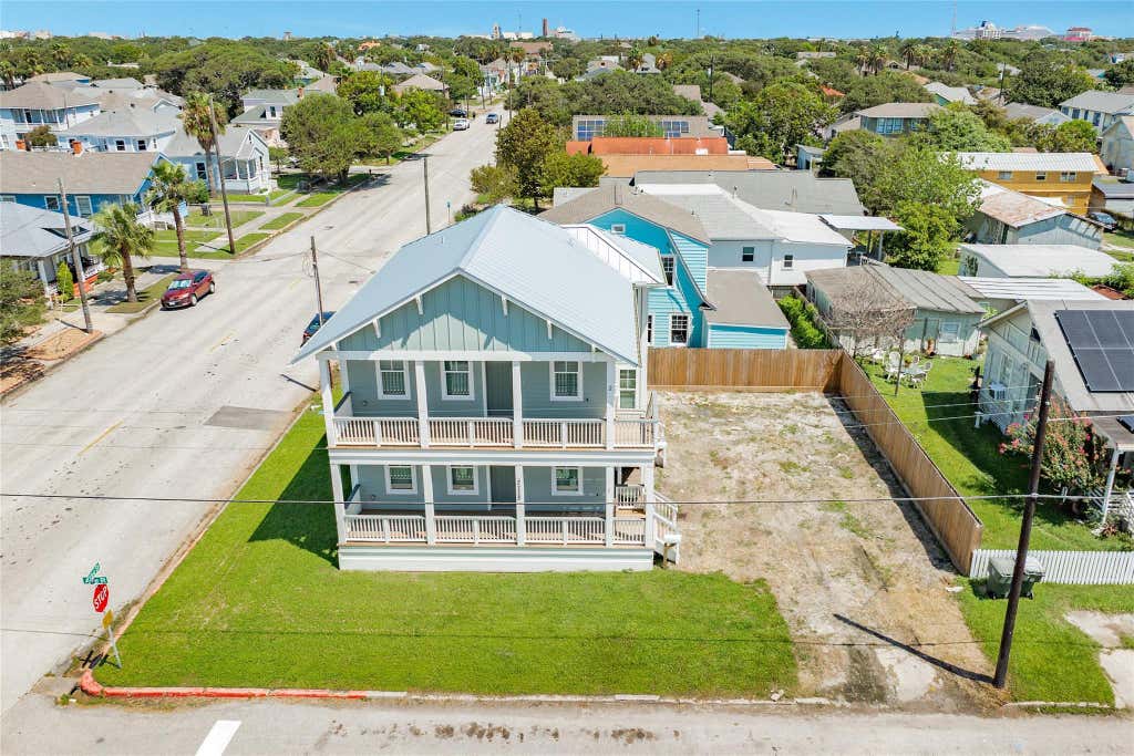 Photo of 3228 Avenue R #1, Galveston, TX 77550 (MLS # 73662525)