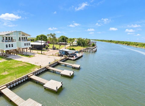Photo of 432 Private Road 670, Matagorda, TX 77457 (MLS # 30269162)