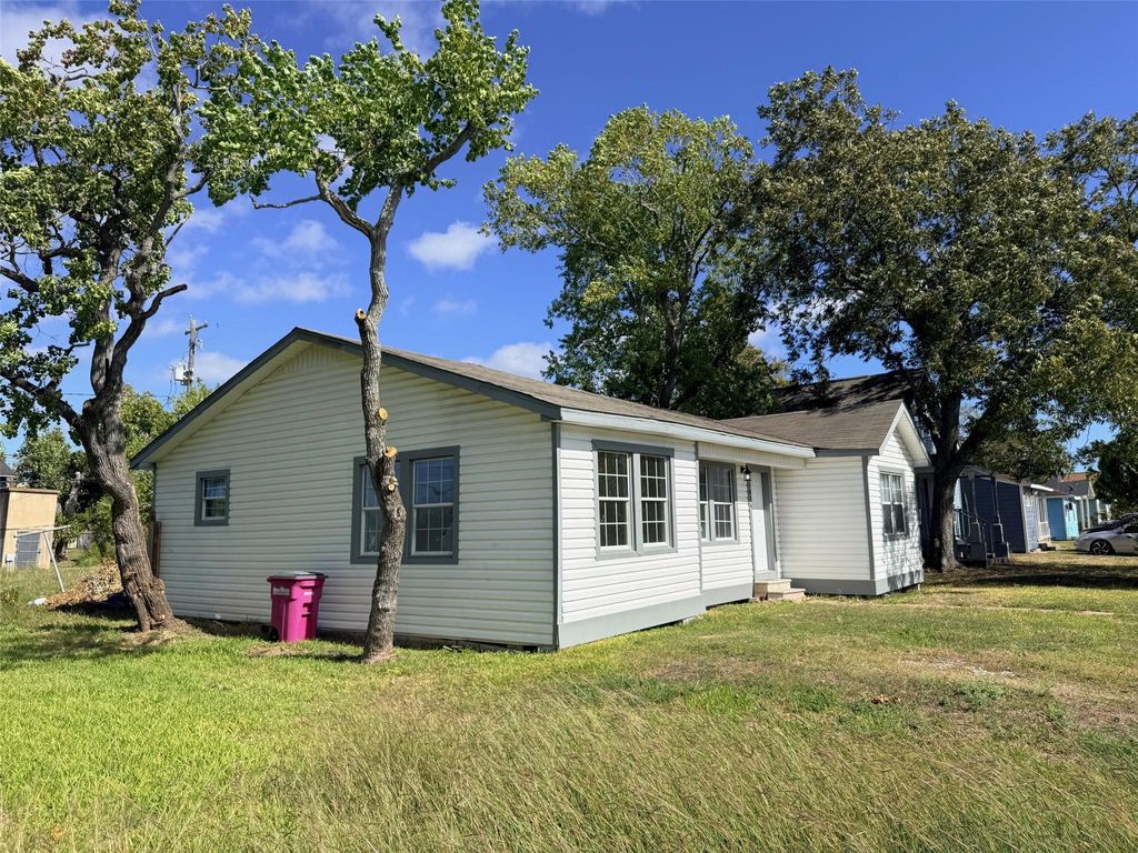 Photo of 1026 W 5th Street, Freeport, TX 77541 (MLS # 18510986)
