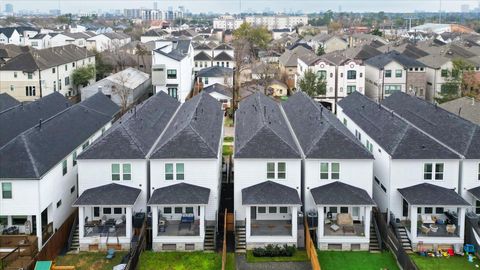 Tiny photo for 5834 Kiam Street, Houston, TX 77007 (MLS # 33865968)