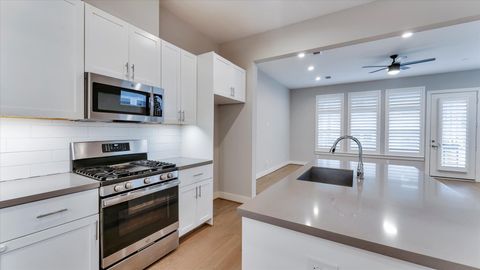 Tiny photo for 5834 Kiam Street, Houston, TX 77007 (MLS # 33865968)