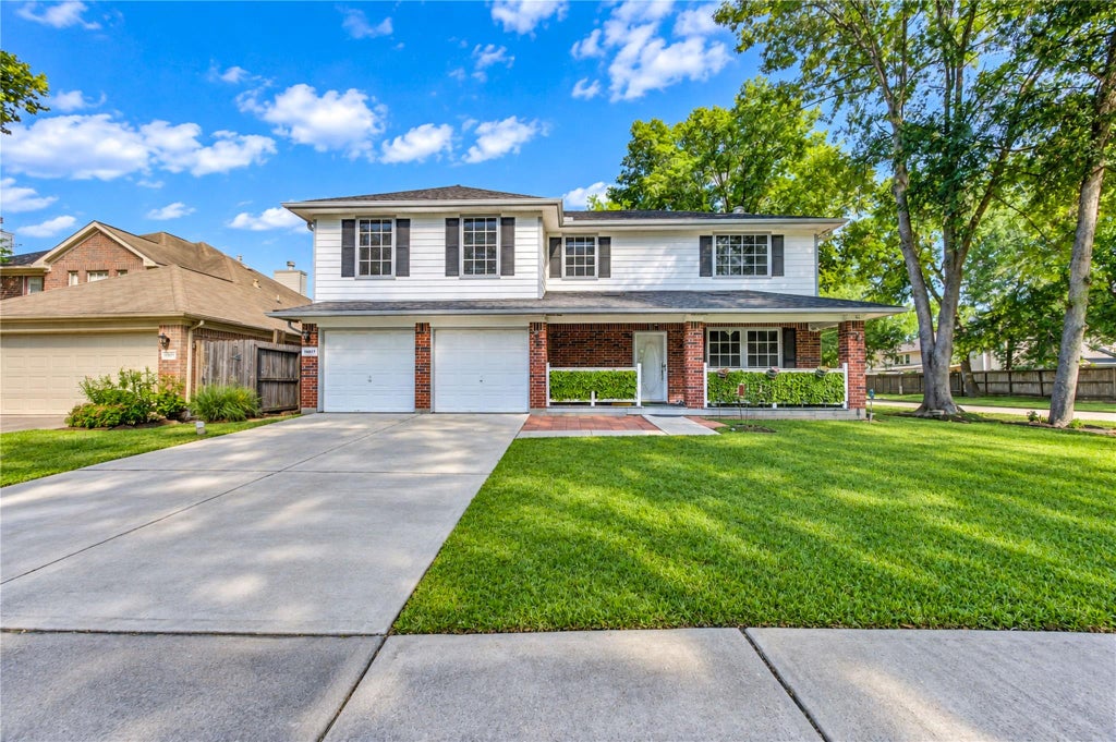 Photo of 16831 Basewood Court, Sugar Land, TX 77498 (MLS # 10045330)