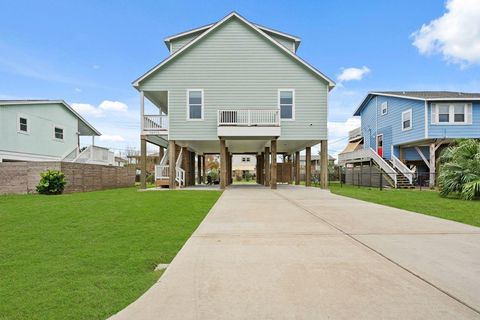 Photo of 16713 Moby Dick, Jamaica Beach, TX 77554 (MLS # 39573601)