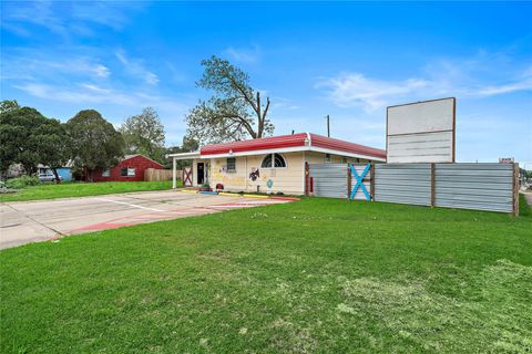 Photo of 5639 Overdale Street, Houston, TX 77033 (MLS # 64767613)