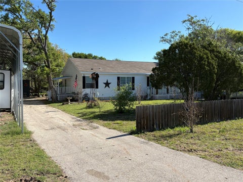 Photo of 6700 E Tx-220-Loop Road E, Plum, TX 78963 (MLS # 70649771)