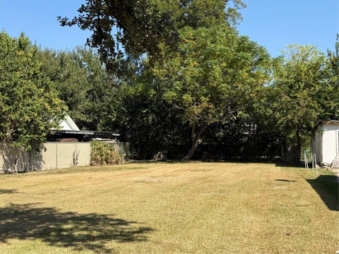 Photo of 323 Hahlo Street, Houston, TX 77020 (MLS # 17957264)