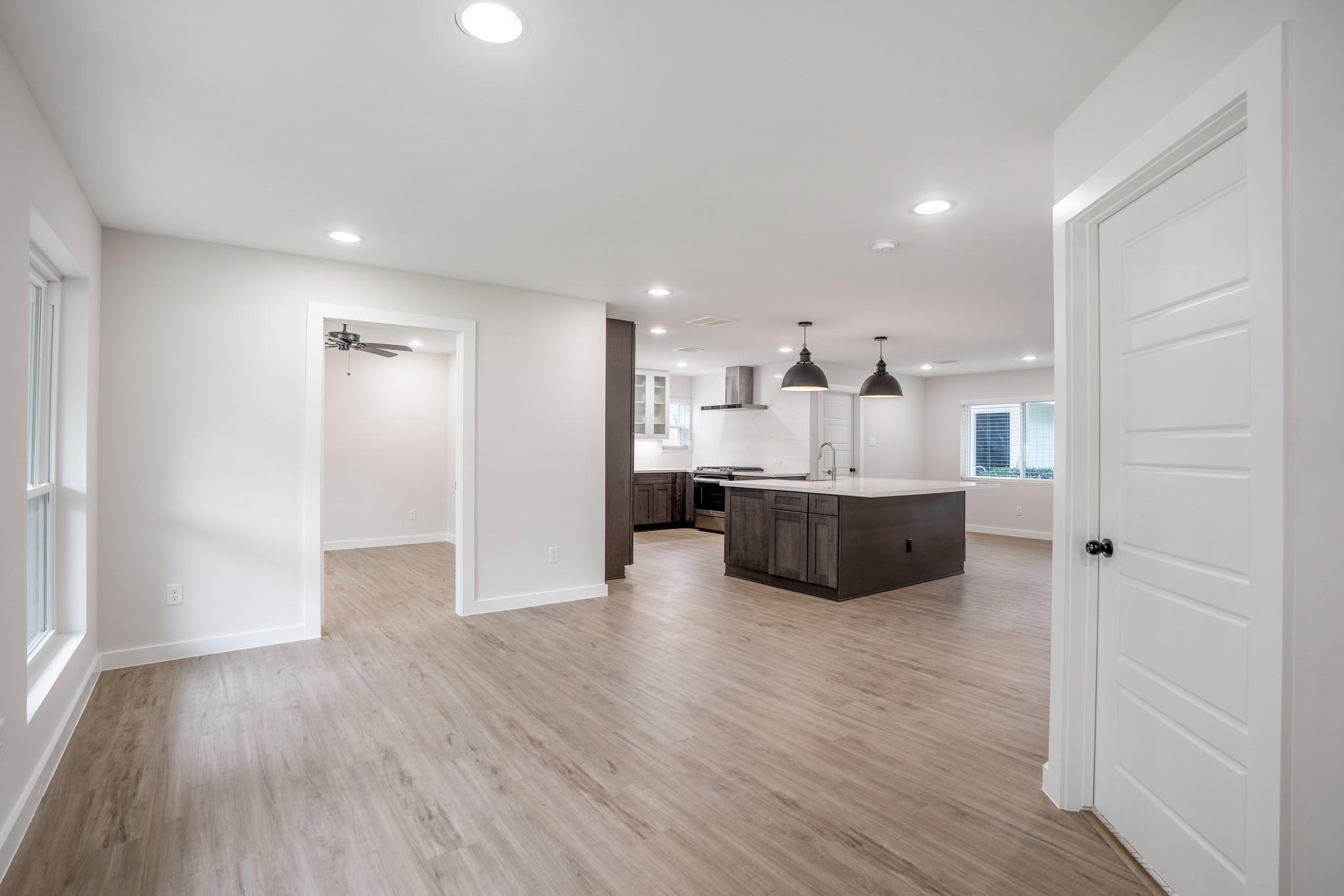 710 Thornwood