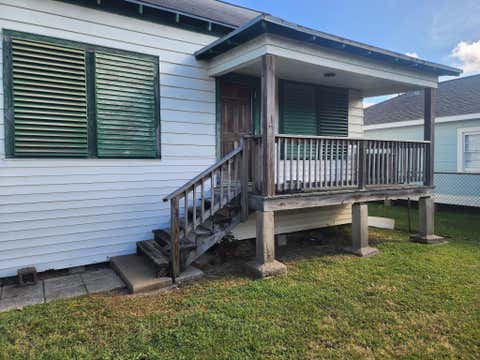 Homes For Sale - 4618 Avenue Q 1/2<br/> Galveston, TX 77551