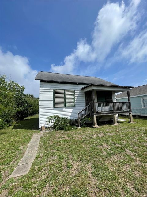 Homes For Sale - 4618 Avenue Q 1/2<br/> Galveston, TX 77551