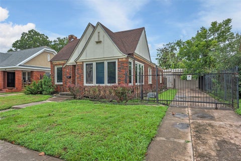 Photo of 2511 Barbee Street, Houston, TX 77004 (MLS # 59999212)