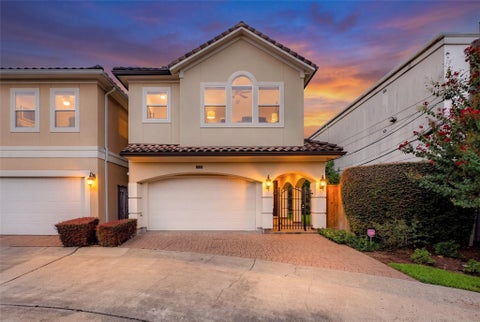 Photo of 2816 Mcculloch Circle, Houston, TX 77056 (MLS # 88048002)