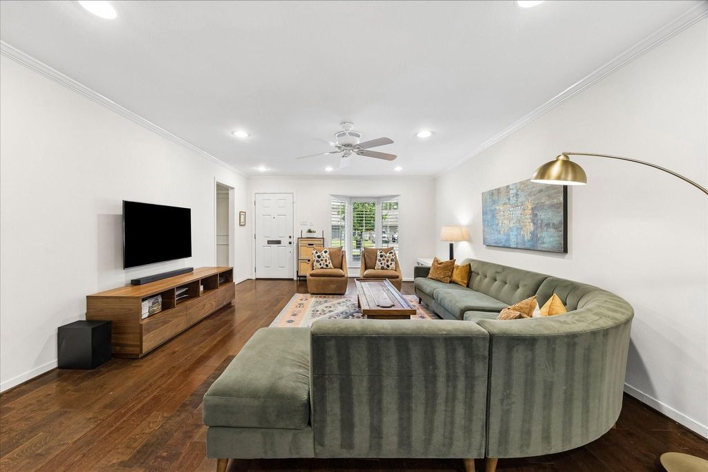 Photo of 4410 Santee Street, Houston, TX 77018 (MLS # 69714243)