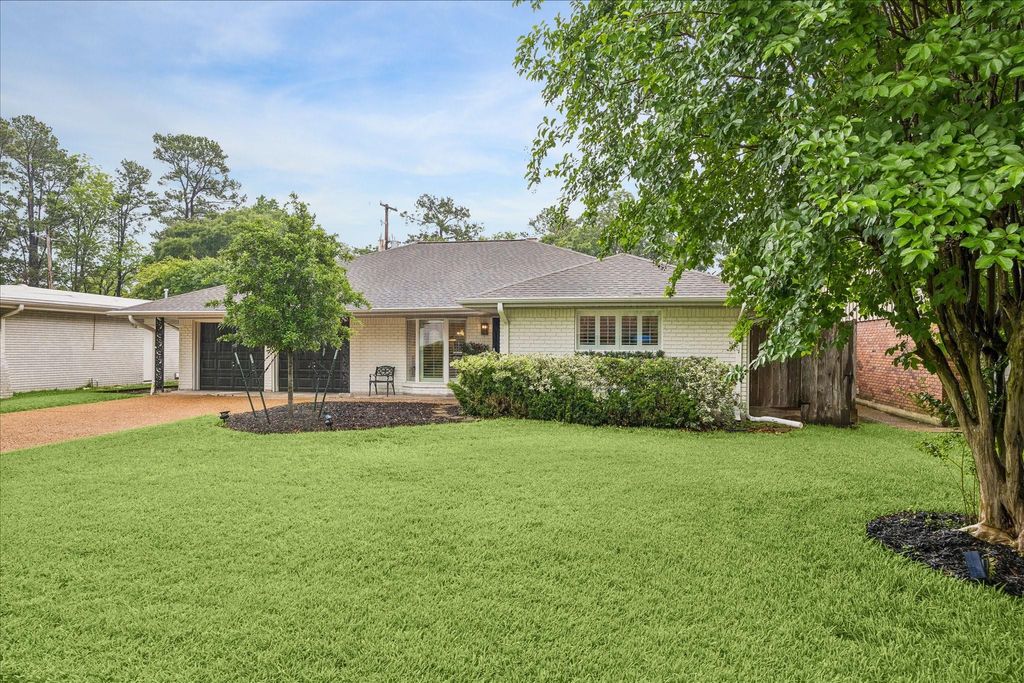 Photo of 4410 Santee Street, Houston, TX 77018 (MLS # 69714243)