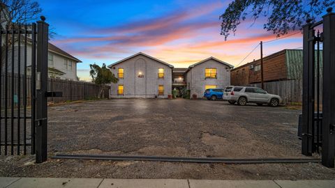 Tiny photo for 421 Emerson Street #5, Houston, TX 77006 (MLS # 53797011)
