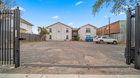 Tiny photo for 421 Emerson Street #5, Houston, TX 77006 (MLS # 53797011)