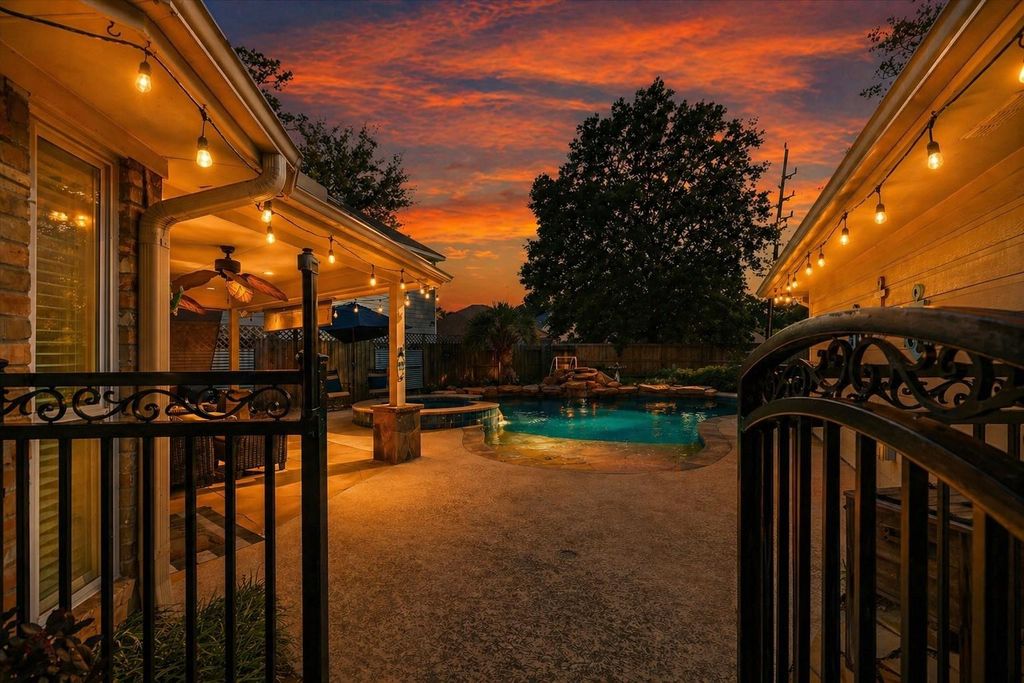 Photo of 16131 Castlegrove Court, Tomball, TX 77377 (MLS # 25969477)