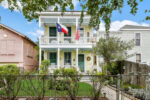 Photo of 4506 Avenue K, Galveston, TX 77551 (MLS # 6771961)