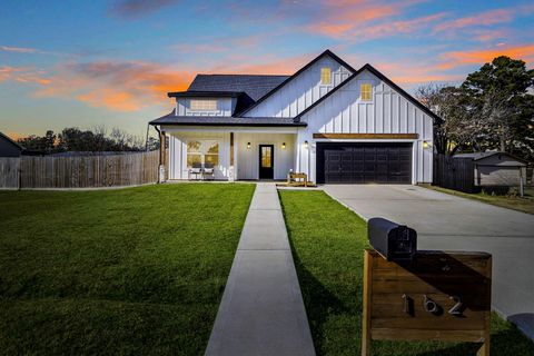 Homes For Sale - 162 Legend Lane<br/> Livingston, TX 77351