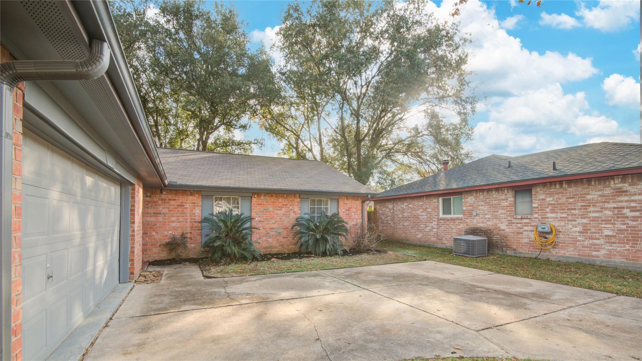 6722 Lynngate Drive
