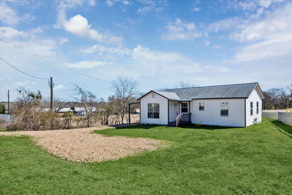 Photo of 921 E Hill Street, Bellville, TX 77418 (MLS # 40076960)