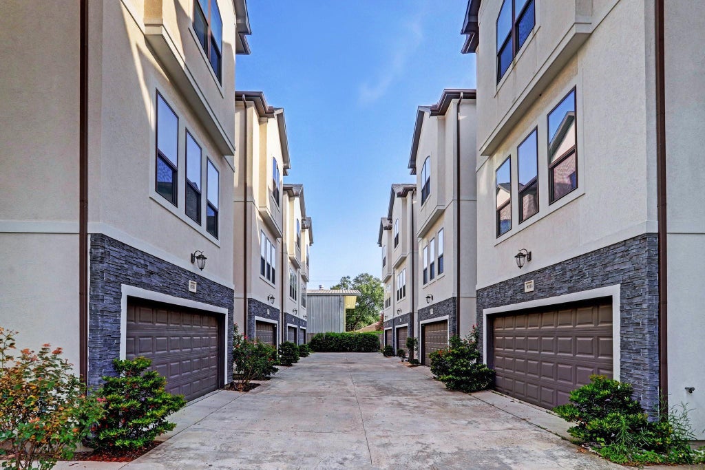 Photo of 833 Wakefield Drive #A, Houston, TX 77018 (MLS # 53721839)