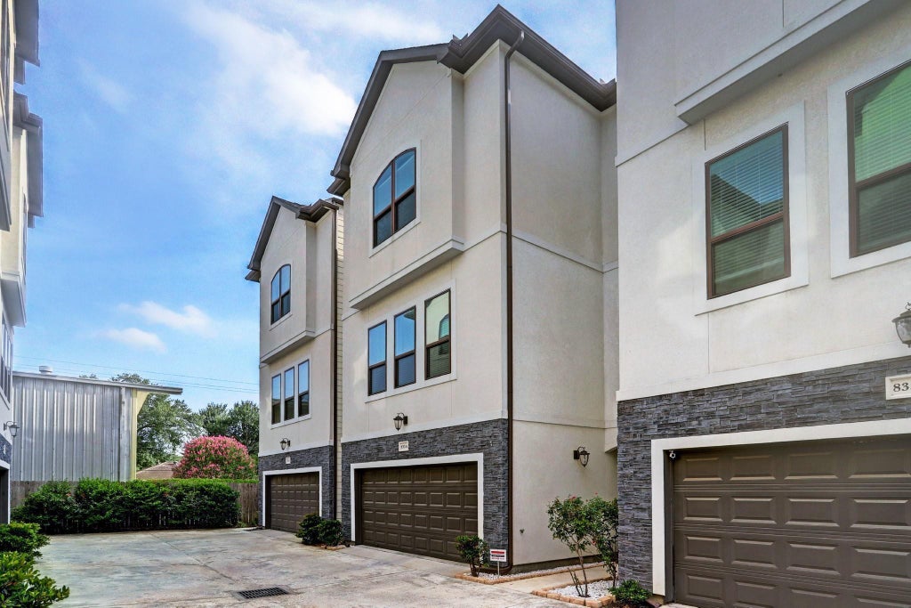 Photo of 833 Wakefield Drive #A, Houston, TX 77018 (MLS # 53721839)