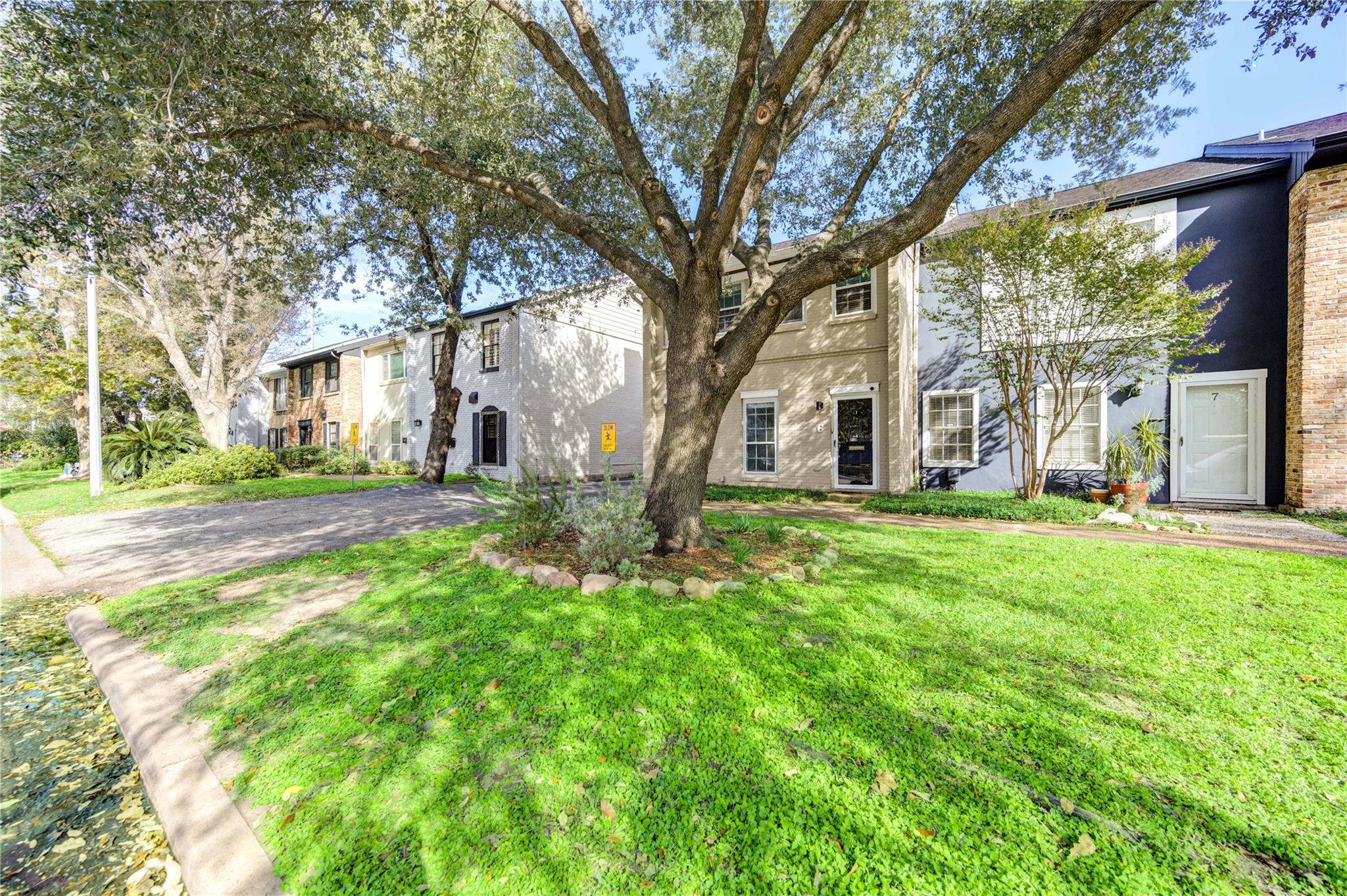 940 Wycliffe Drive 6