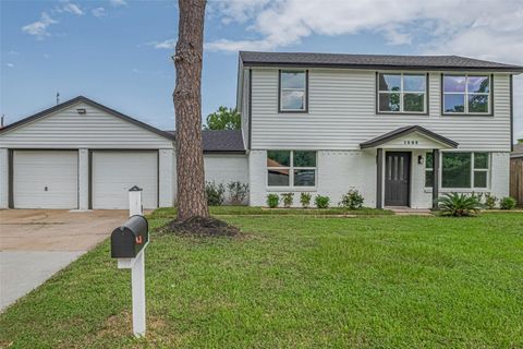 Photo of 1985 Sherwood Forest Street, Houston, TX 77043 (MLS # 13210526)
