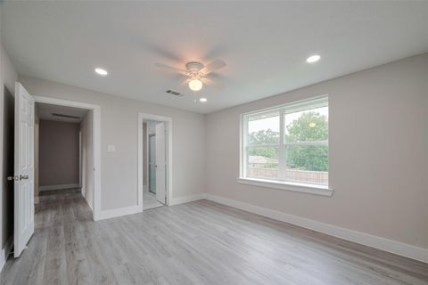 Tiny photo for 1985 Sherwood Forest Street, Houston, TX 77043 (MLS # 13210526)
