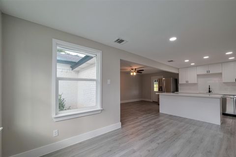 Tiny photo for 1985 Sherwood Forest Street, Houston, TX 77043 (MLS # 13210526)