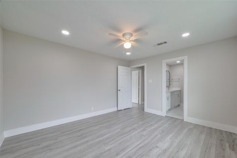 Tiny photo for 1985 Sherwood Forest Street, Houston, TX 77043 (MLS # 13210526)