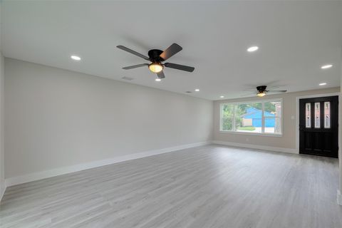 Tiny photo for 1985 Sherwood Forest Street, Houston, TX 77043 (MLS # 13210526)