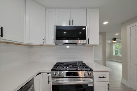 Tiny photo for 1985 Sherwood Forest Street, Houston, TX 77043 (MLS # 13210526)