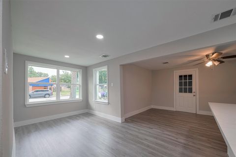 Tiny photo for 1985 Sherwood Forest Street, Houston, TX 77043 (MLS # 13210526)