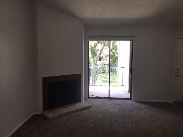 7114 N Holiday