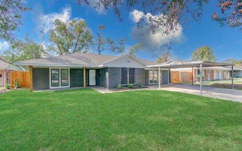 Photo of 1939 Woodvine Drive, Houston, TX 77055 (MLS # 27225513)