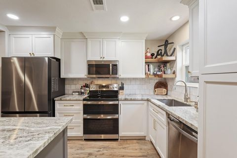 Tiny photo for 2236 S Piney Point Road #101, Houston, TX 77063 (MLS # 23721021)