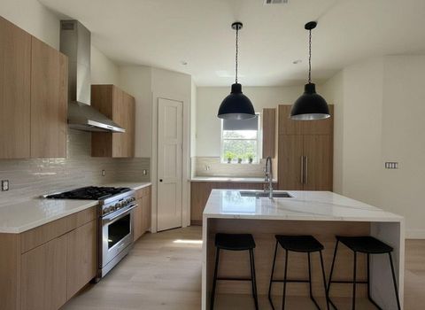 1230 Johnston Street Houston TX 77022