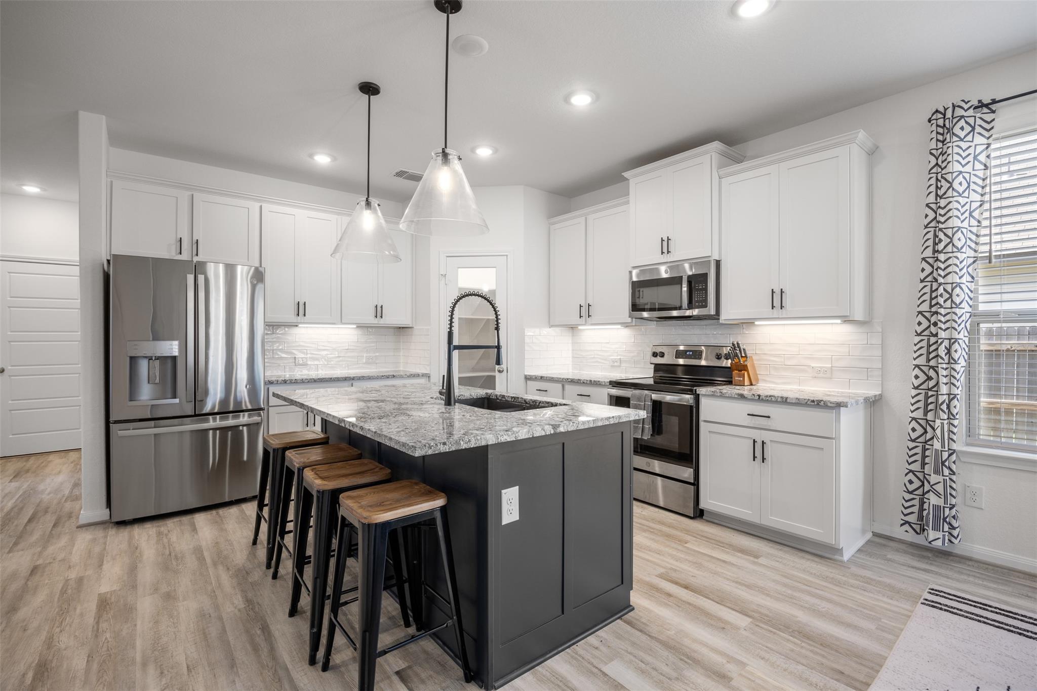3229 Fox Sedge