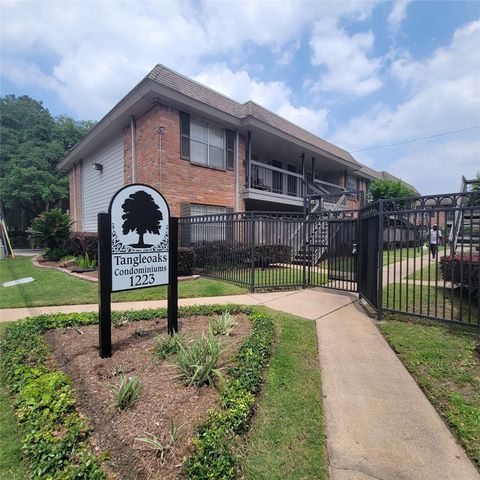 Photo of 1223 Augusta Drive #12, Houston, TX 77057 (MLS # 89336767)