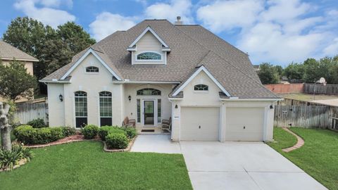Photo of 14103 Imperial Wood Lane, Rosharon, TX 77583 (MLS # 12129518)