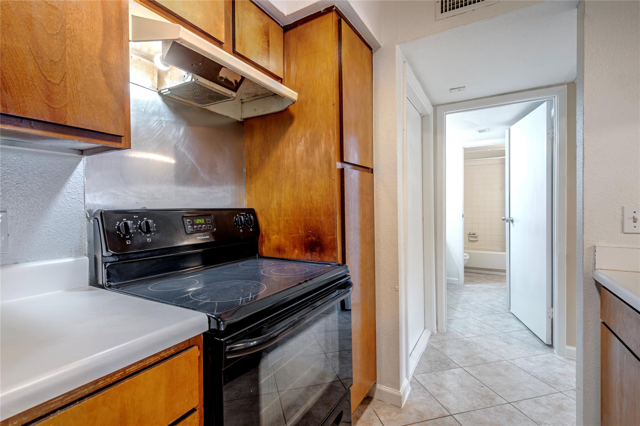 3005 Walnut Bend Lane 12