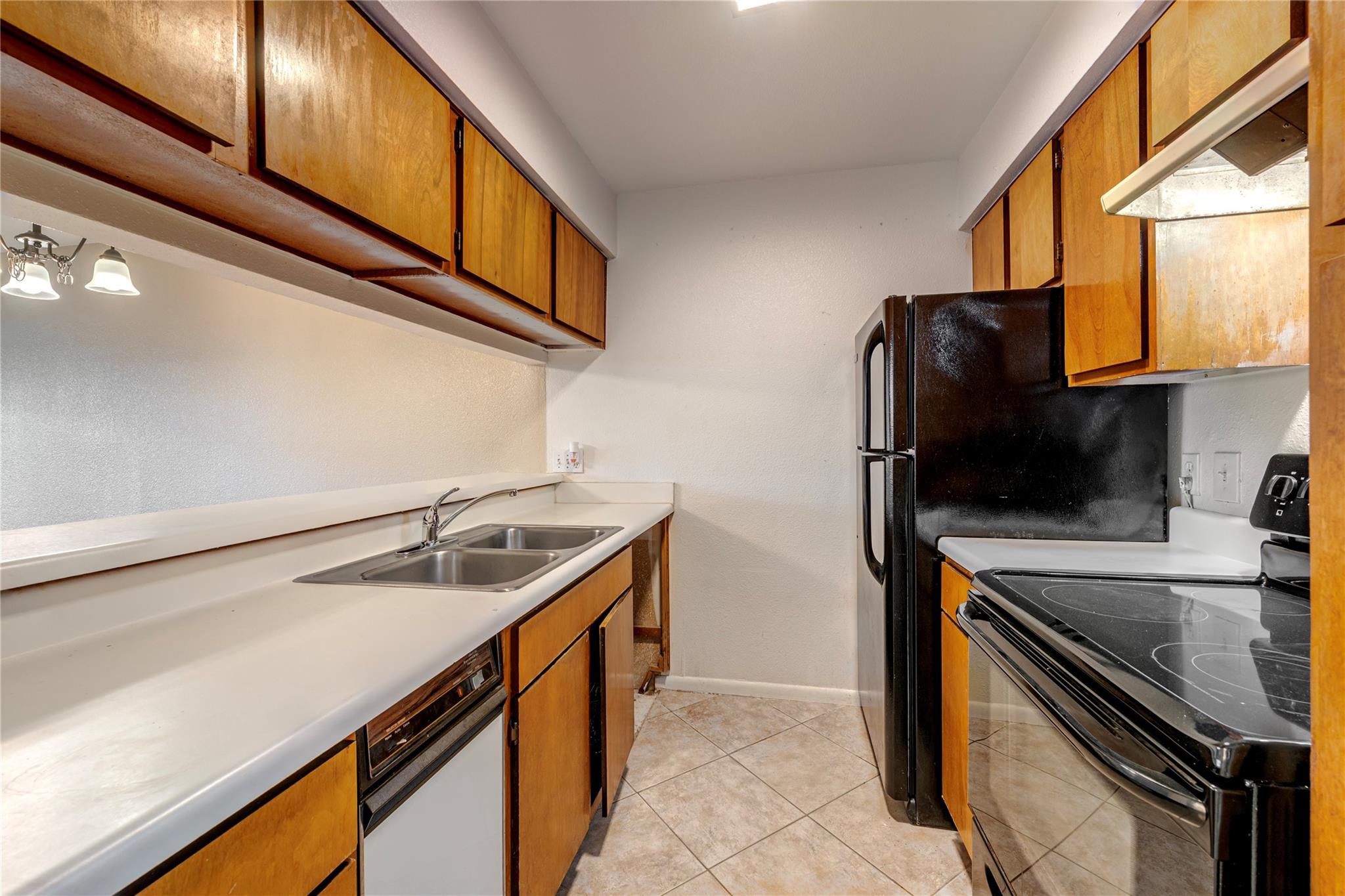 3005 Walnut Bend Lane 12