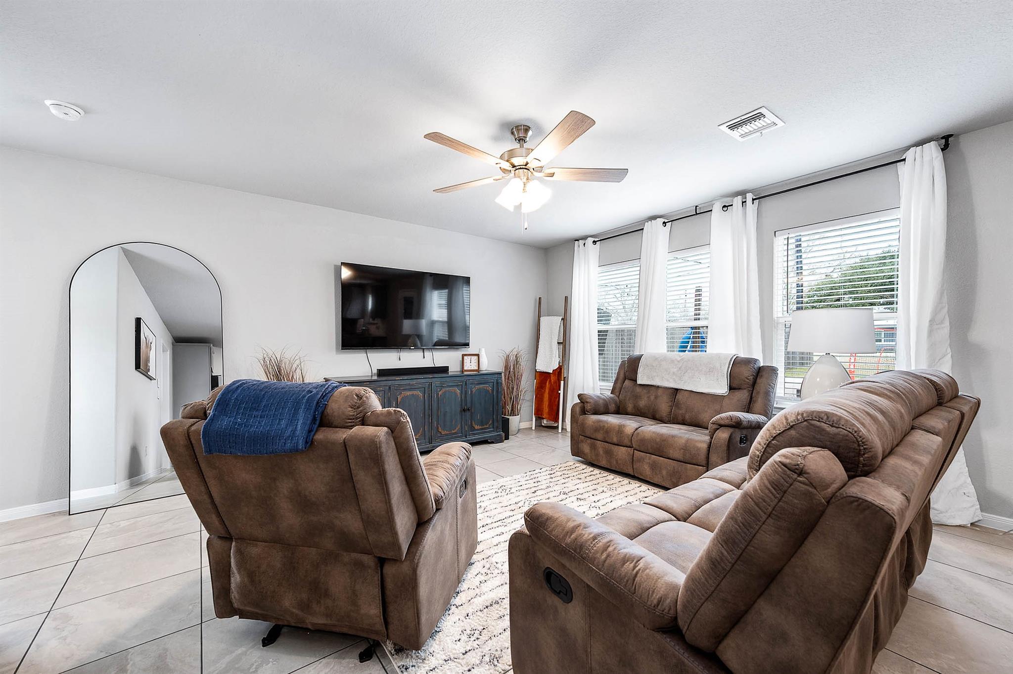 2015 Avenue H
