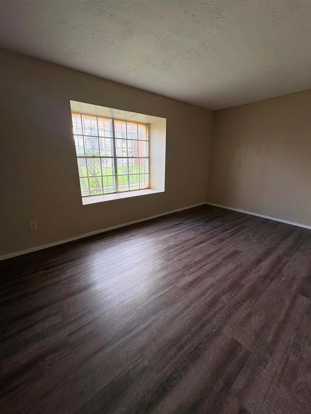 Photo of 176 Goodson Drive #176, Houston, TX 77060 (MLS # 17587890)