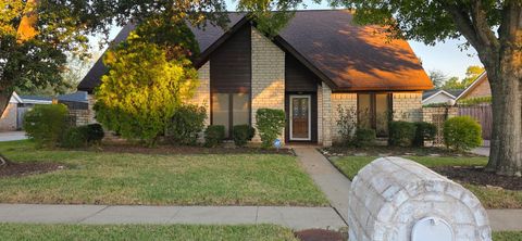 Photo of 10306 Sagegreen Drive, Houston, TX 77089 (MLS # 95389055)