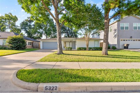 Photo of 5322 Windswept Lane, Houston, TX 77056 (MLS # 40519209) Photo of 5322 Windswept Lane, Houston, TX 77056 (MLS # 40519209)